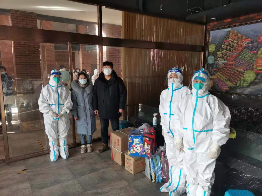 区营商局：爱心企业送物资 政企携手战疫情