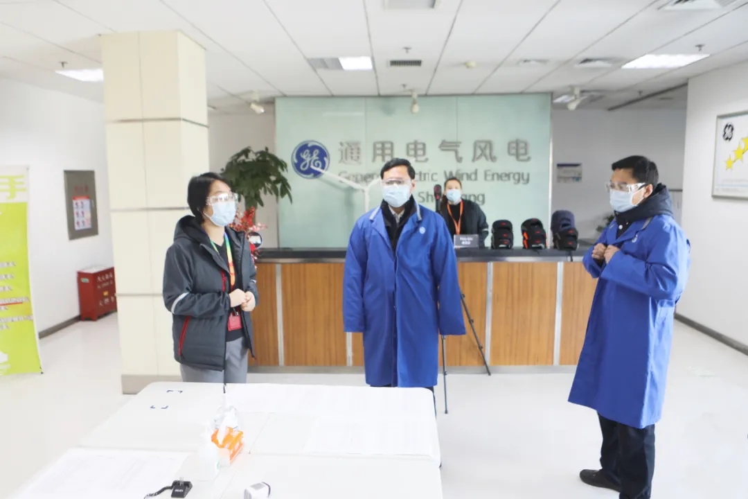 区长闫占峰调研疫情防控期间企业生产经营情况