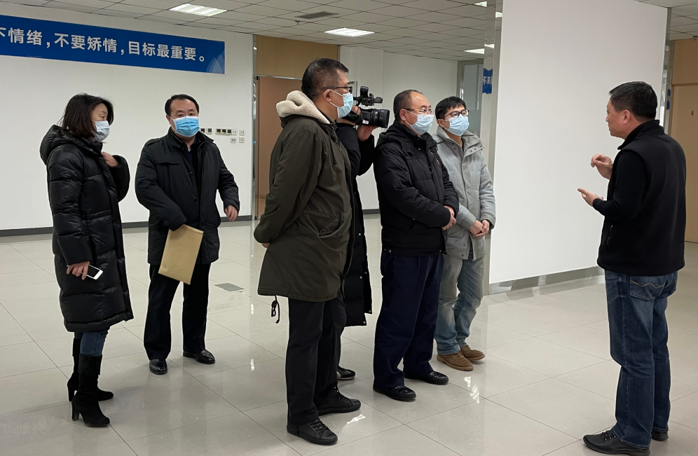 深入企业送政策 主动作为助发展