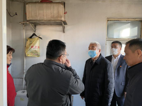 区委组织部部长李东江督导检查李相街道改厕工作