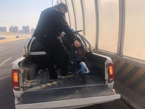 区执法分局开展共享单车专项整治行动