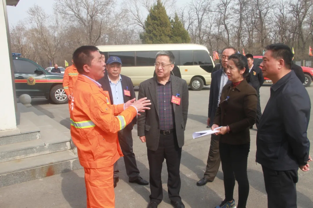 区人大常委会主任金光熙视察我区森林防火工作