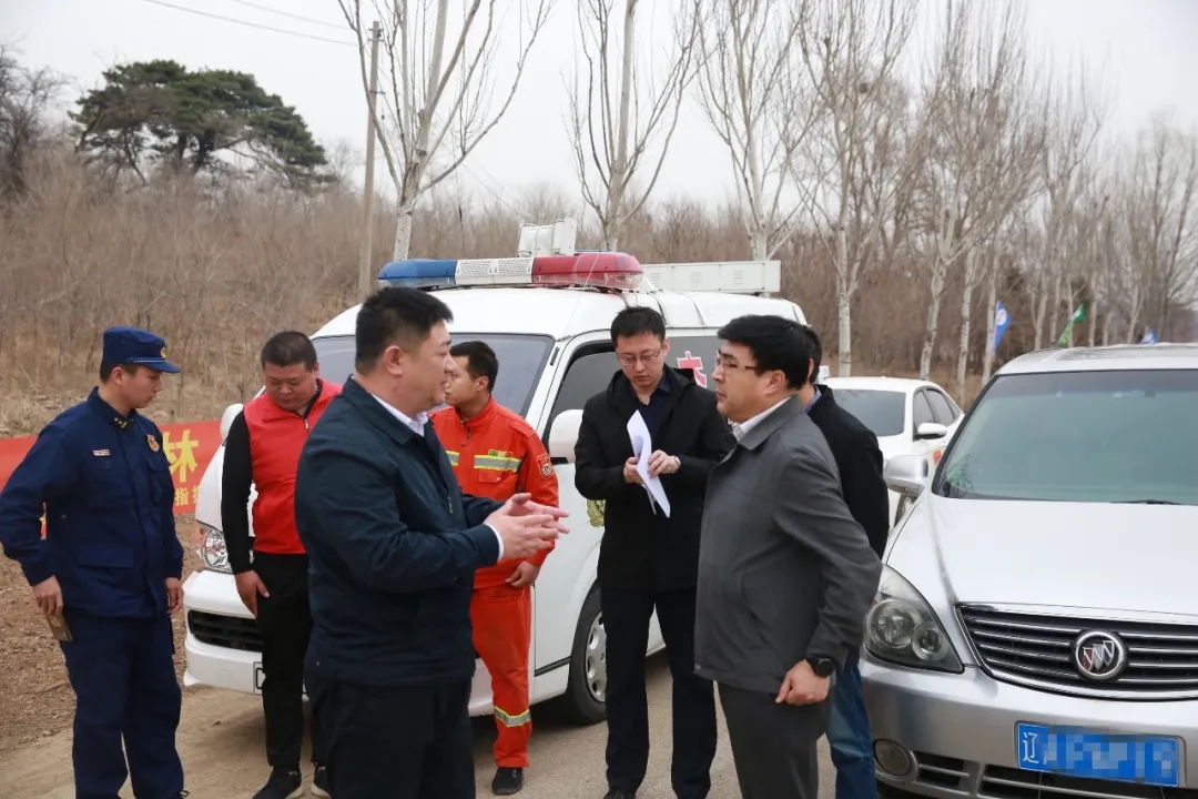 于凯检查森林防火和清明节文明祭祀工作