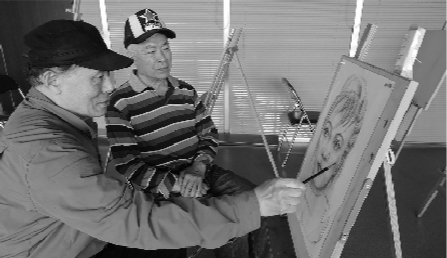 浑南区美术家协会主席李军手把手“领进门” 七旬老翁绘画梦想终实现