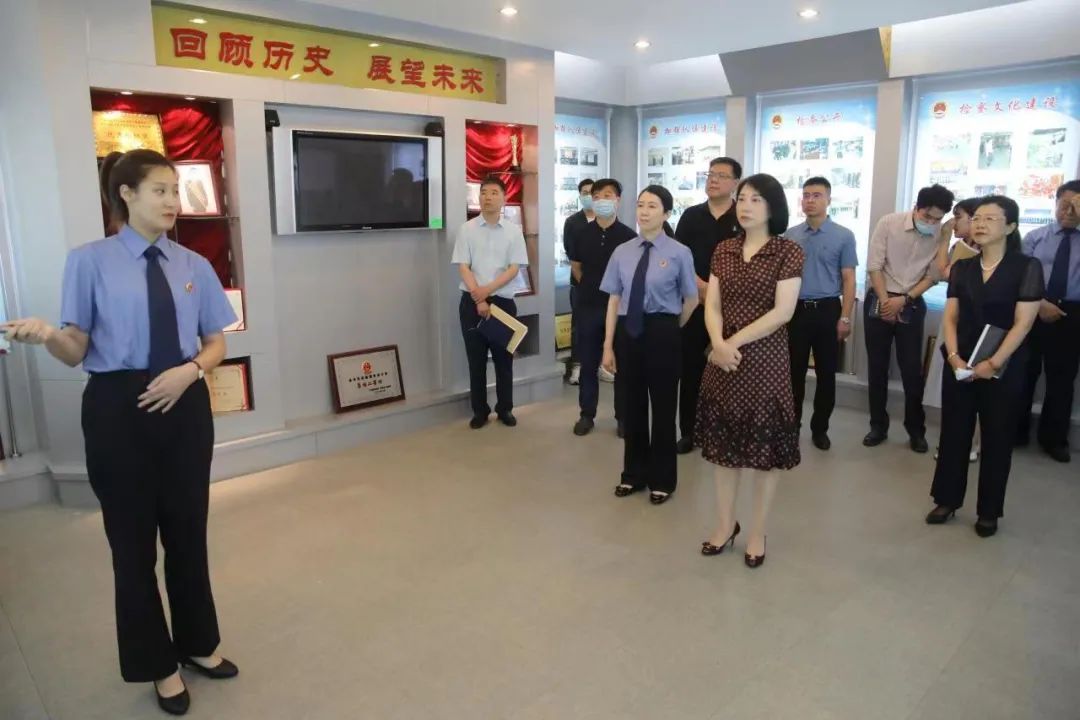 区政协视察我区优化法制营商环境工作