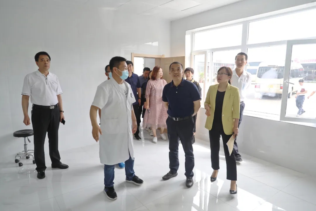 区政协视察我区村卫生室建设及运营工作