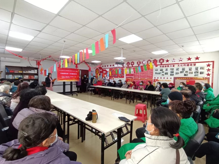 邻里欢聚庆佳节 欢天喜地闹元宵