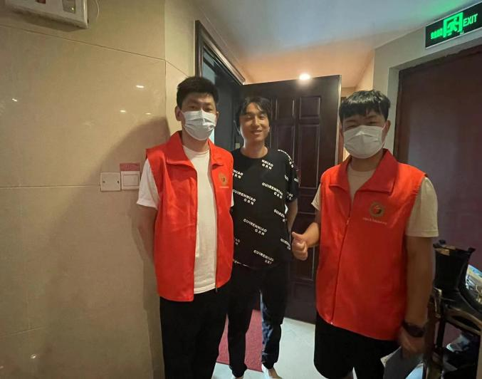 持两邻理论“金钥匙” 开邻里之间“陌生锁”