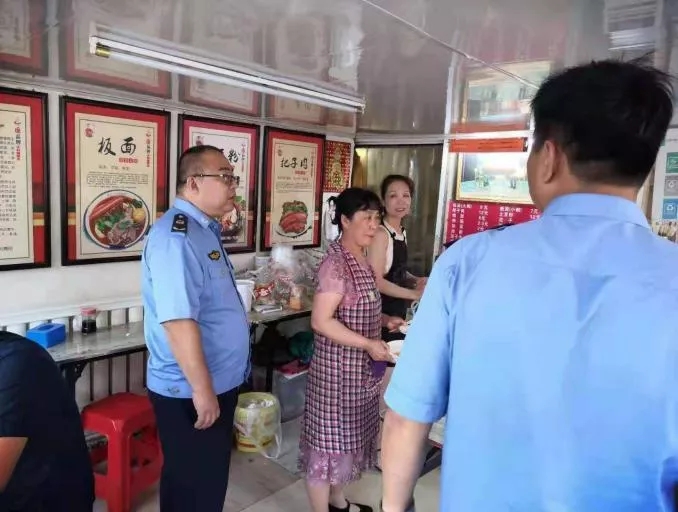 【创卫动态】我区广泛开展创卫复审“七进”活动