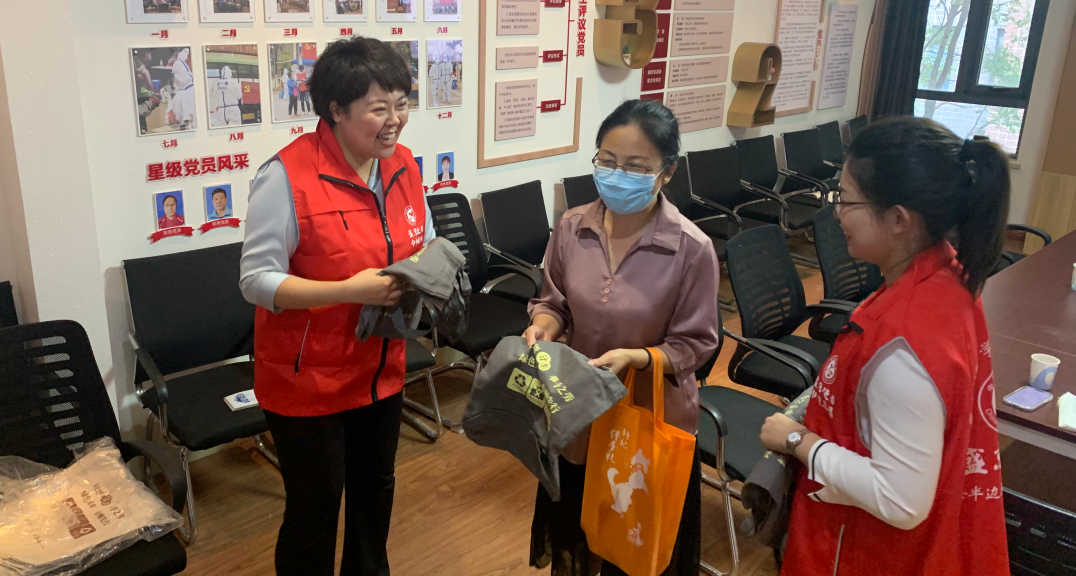 区妇联开展“创建全国文明典范城市 争当家庭文明先锋”活动