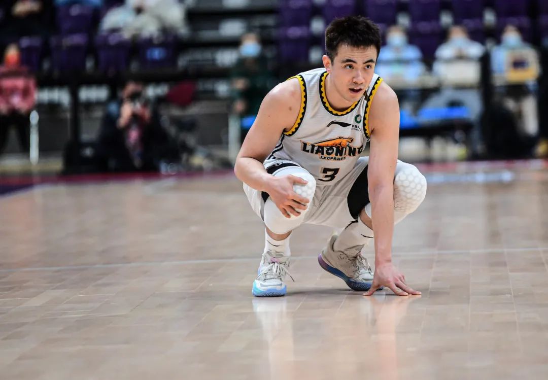 辽篮惜败球迷不吝掌声