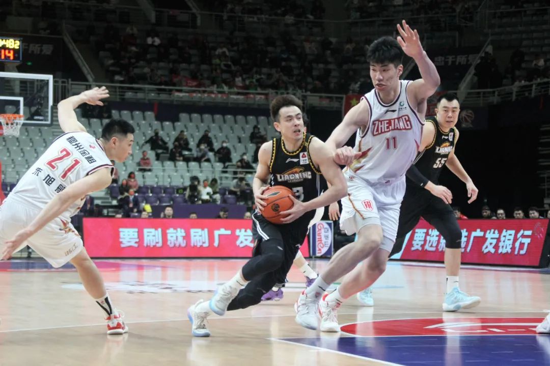 辽篮惜败 现场掌声如雷