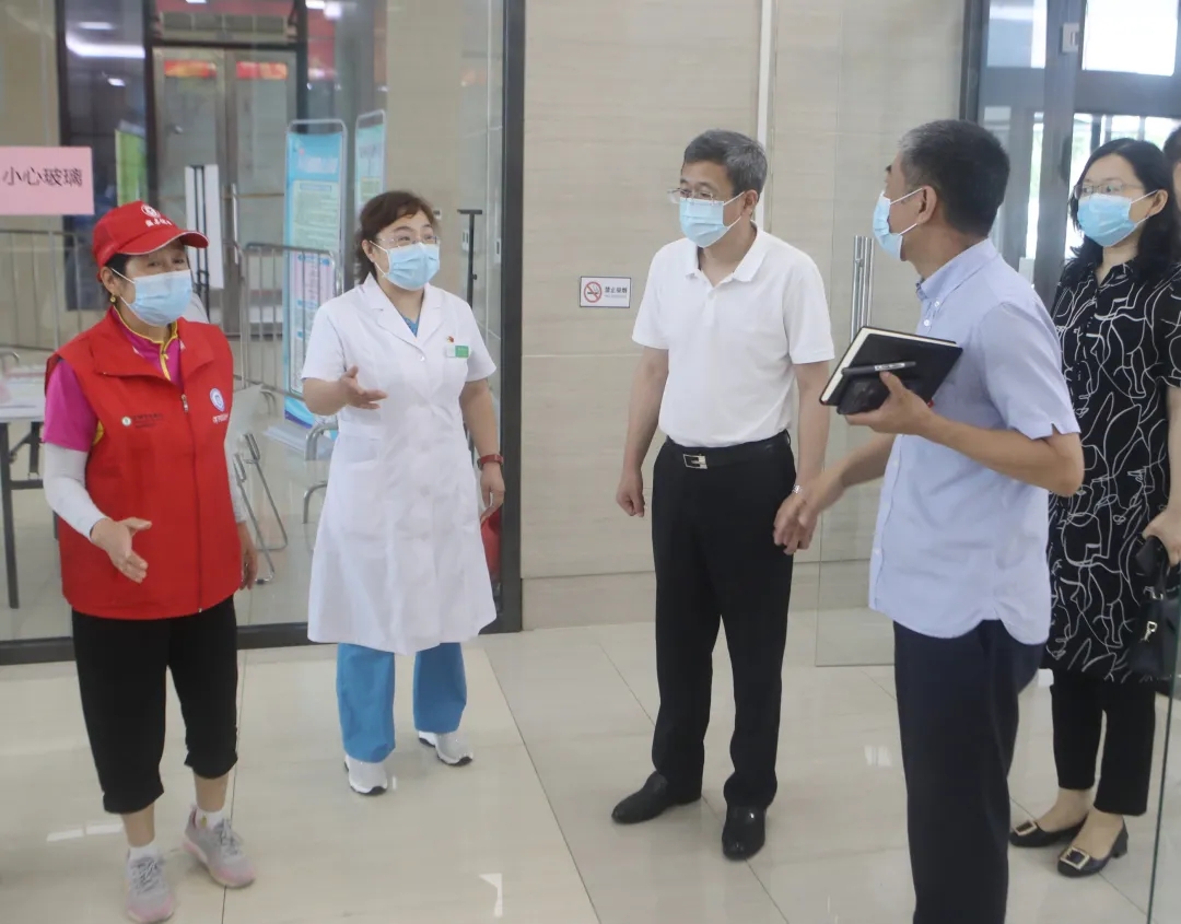 代区长任立辉调研我区创城、创卫、精细化管理和疫情防控工作