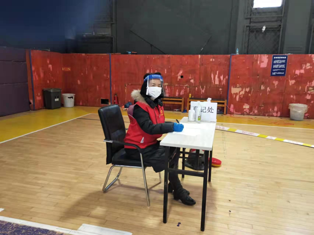 “我还能坚持！”邴艳芳：坚持战疫不畏惧 冲锋在前勇担当