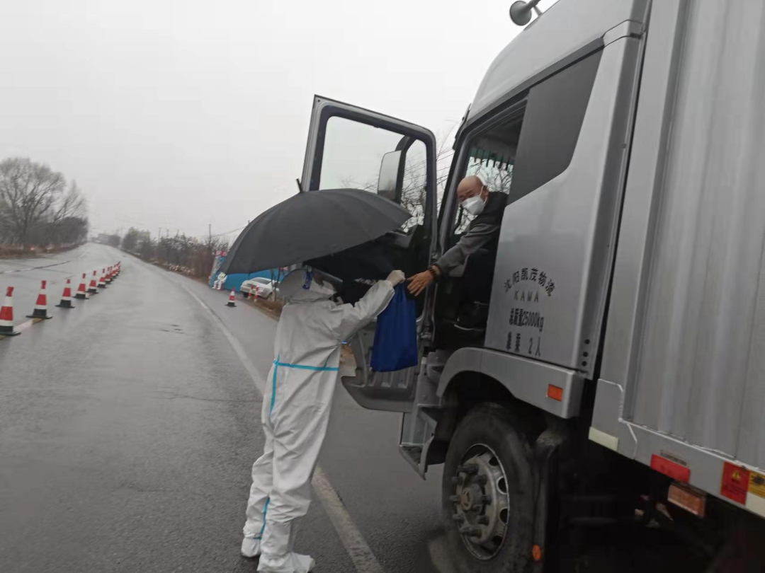 【抗疫有我 党员先行】风雨中红色坚守 只为“疫”去春归来