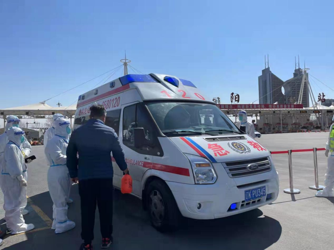 有温度有速度为紧急通行车辆开辟绿色通道