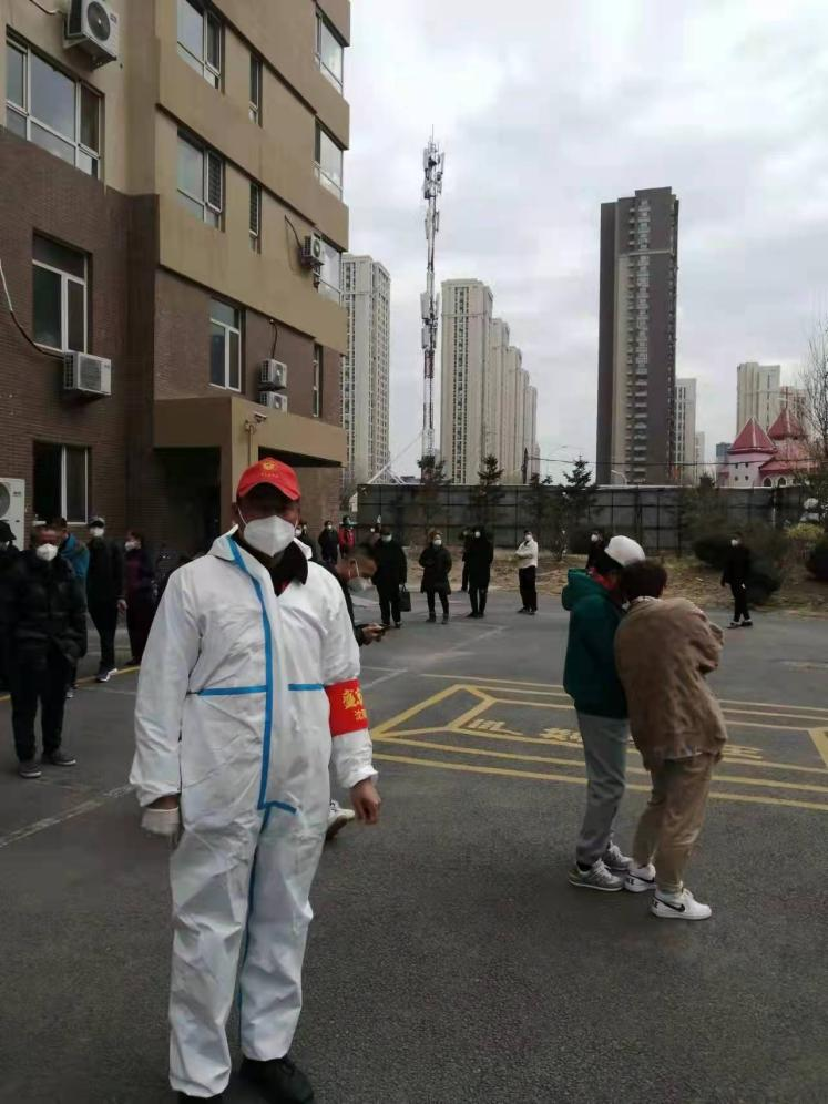 抗疫“五龄贯” 握稳“接力棒”