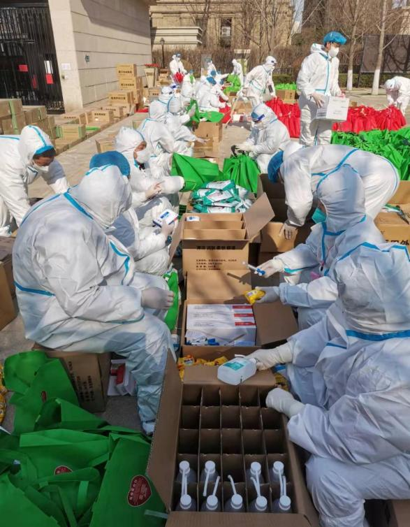 奉天九里封控区居民写给“大白”们的家书