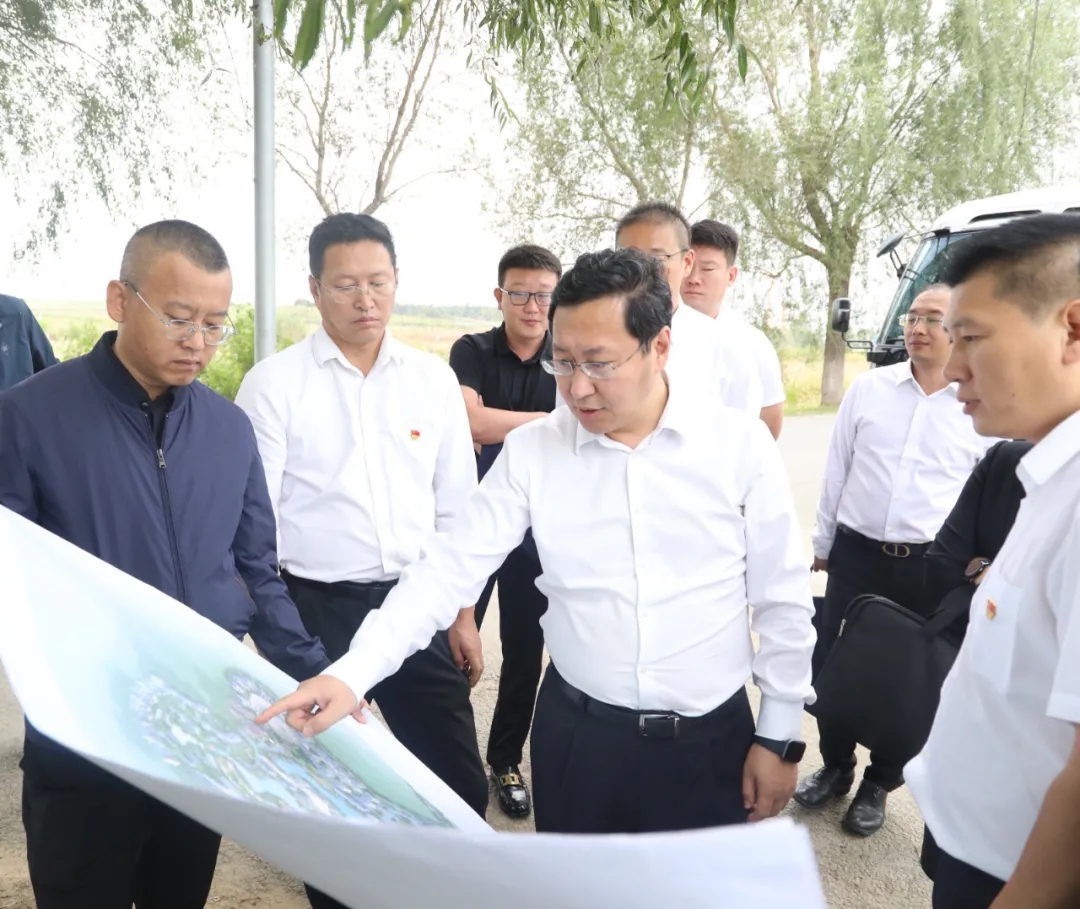 区委书记闫占峰到祝家街道进行工作调研