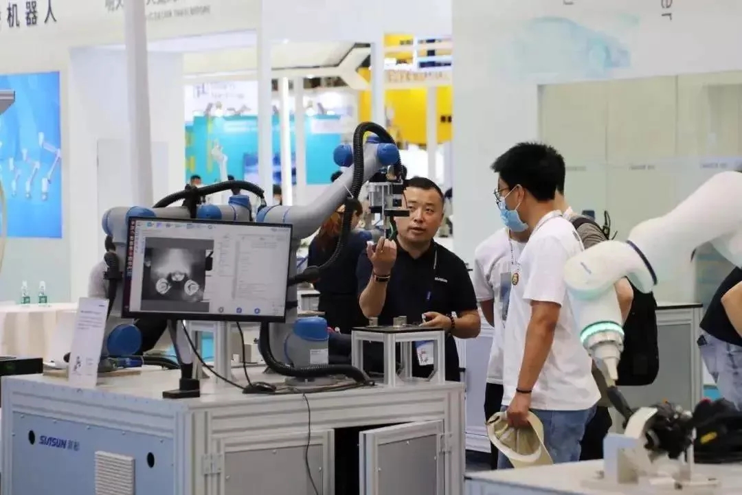 【贯彻落实区党代会精神】区工信局：奋勇争先谋发展 凝心聚力抓落实