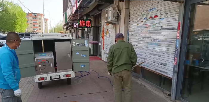 区创城办：召开现场会议 提升公共环境