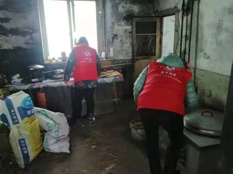 【深入践行“两邻”理念】古砬子社区开展“清洁家园”志愿服务活动