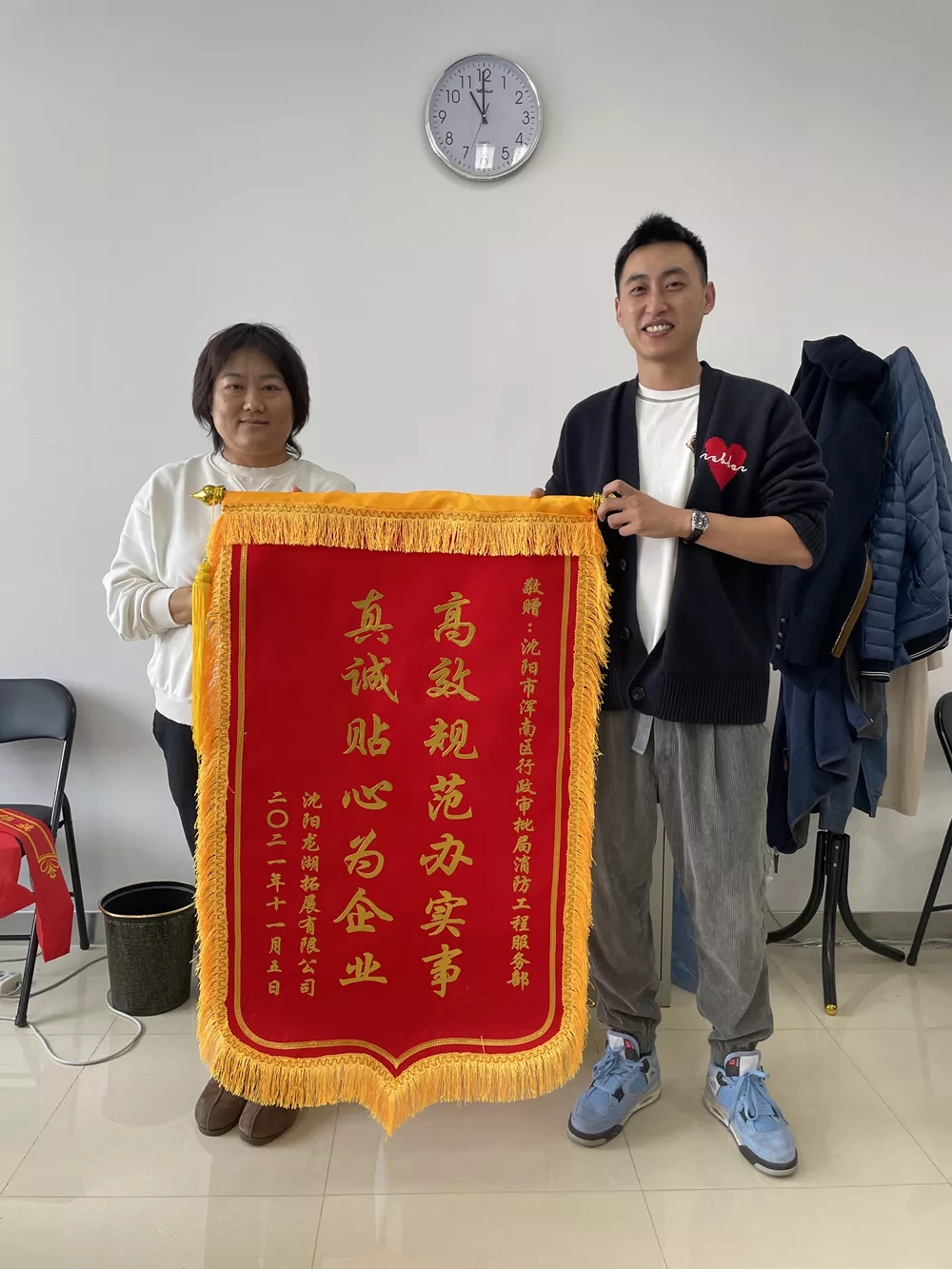 区审批局：全天候服务 审批再提速