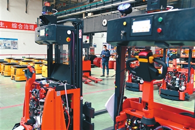 新型机器人亮相