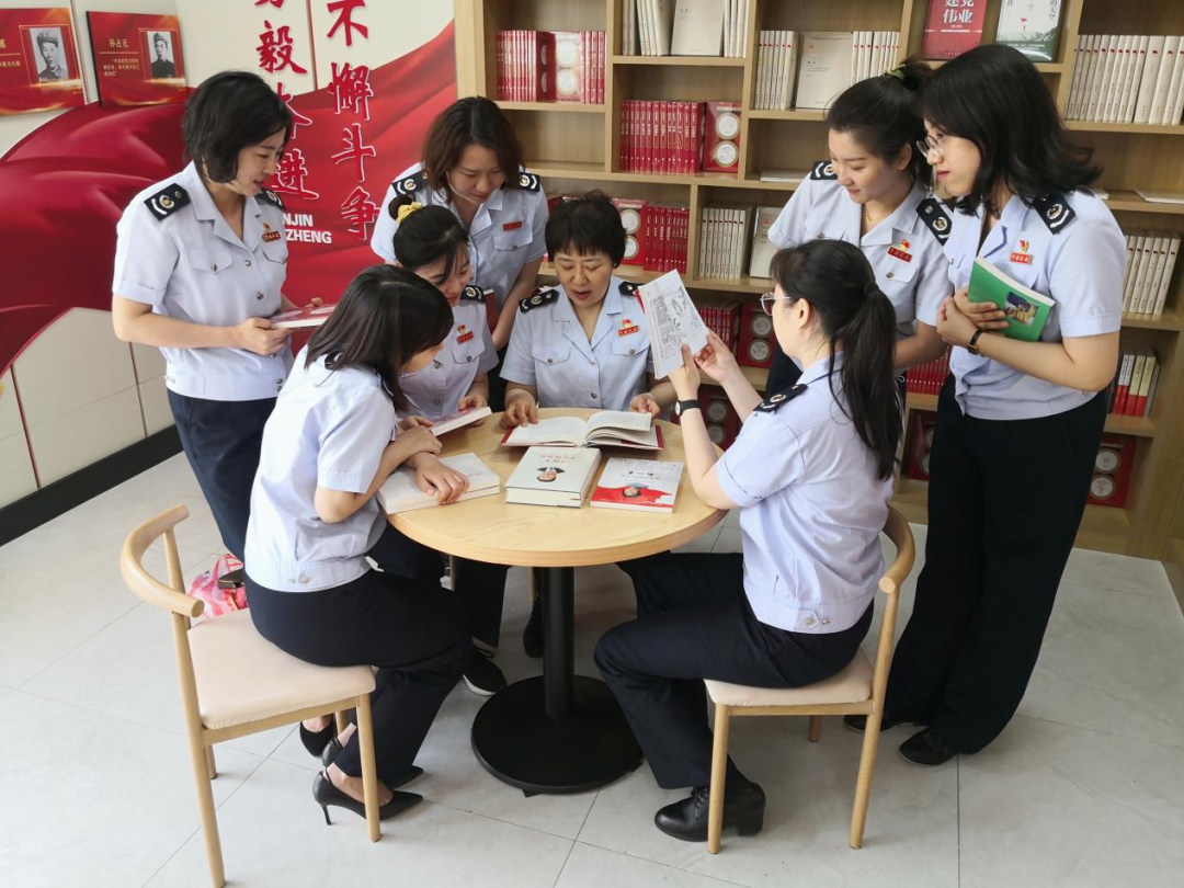 高新区税务局开展参观抗美援朝烈士陵园红色践学活动