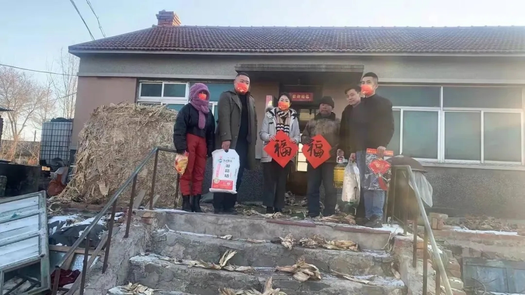 满堂街道开展写“福”送“福”活动