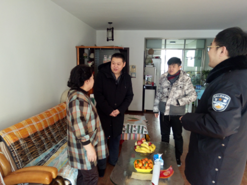 情系老党员 寒冬暖人心