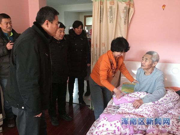 春节送温暖 关爱暖人心——浑南现代商贸区党工委走访世纪新城社区老党员