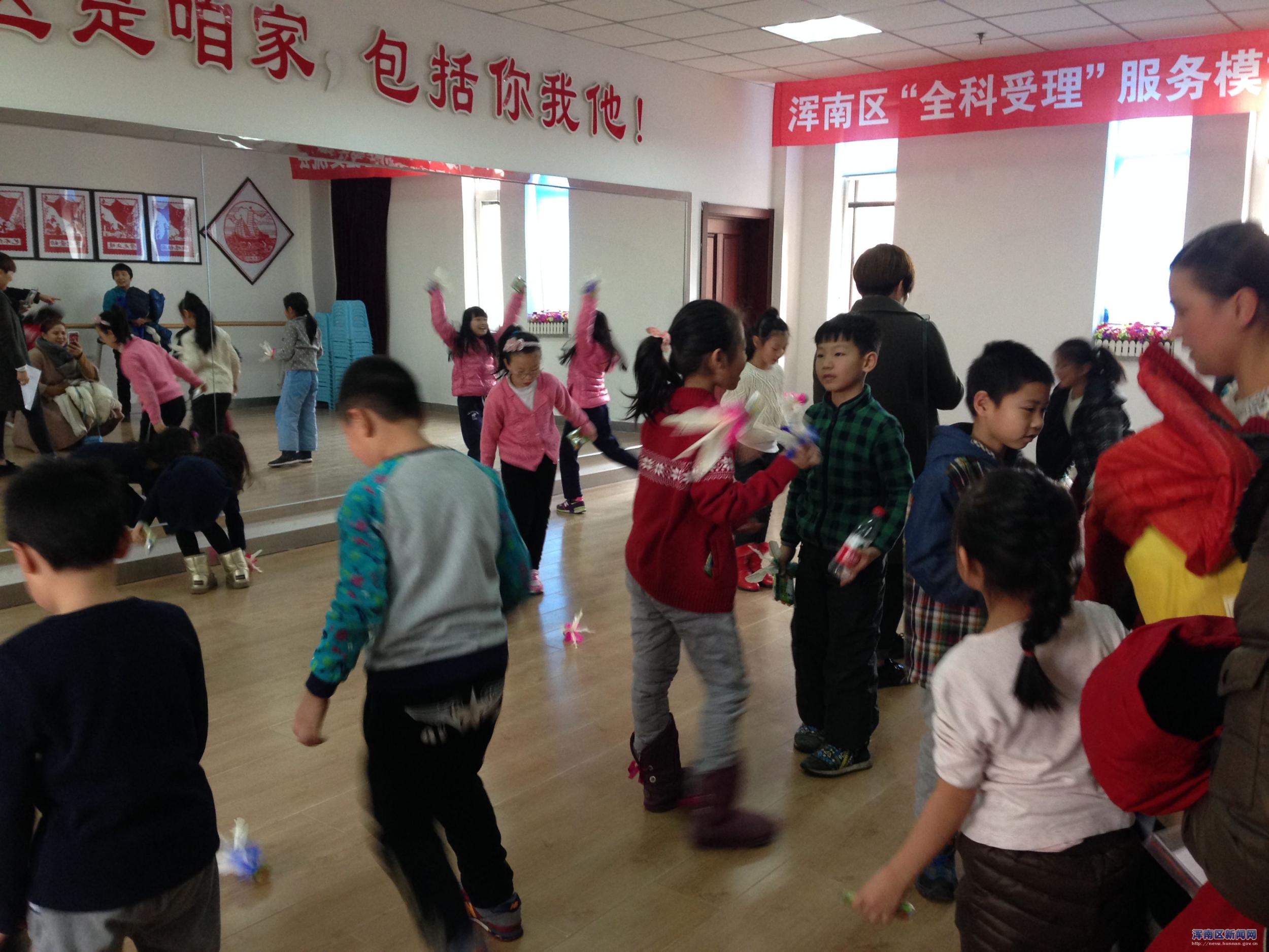 河畔新城社区举办青少年寒假活动