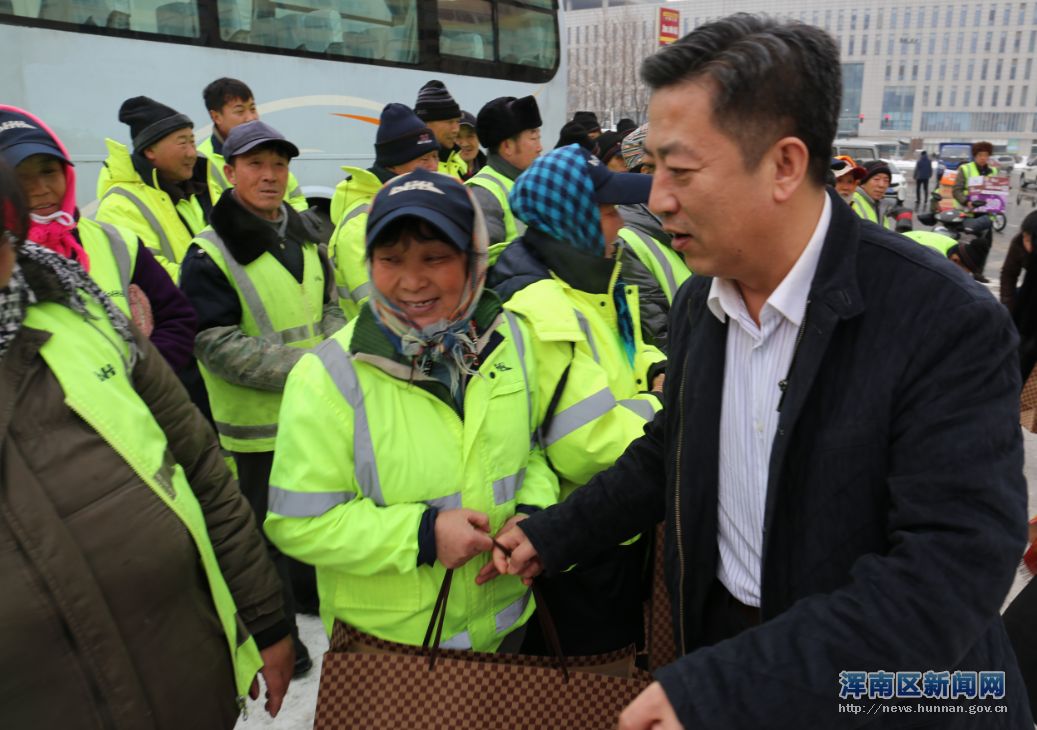 沈阳市总工会、浑南新区总工会领导慰问浑南区环卫工人
