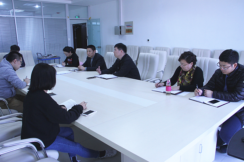 区“缔造办”召开小组工作会议