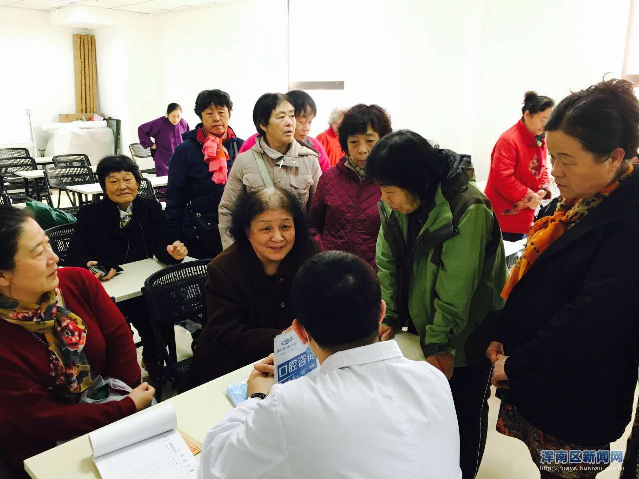 共谋共建幸福沈阳口腔义诊进社区