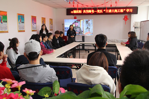 世纪新城社区“共产党员社区奉献日”活动