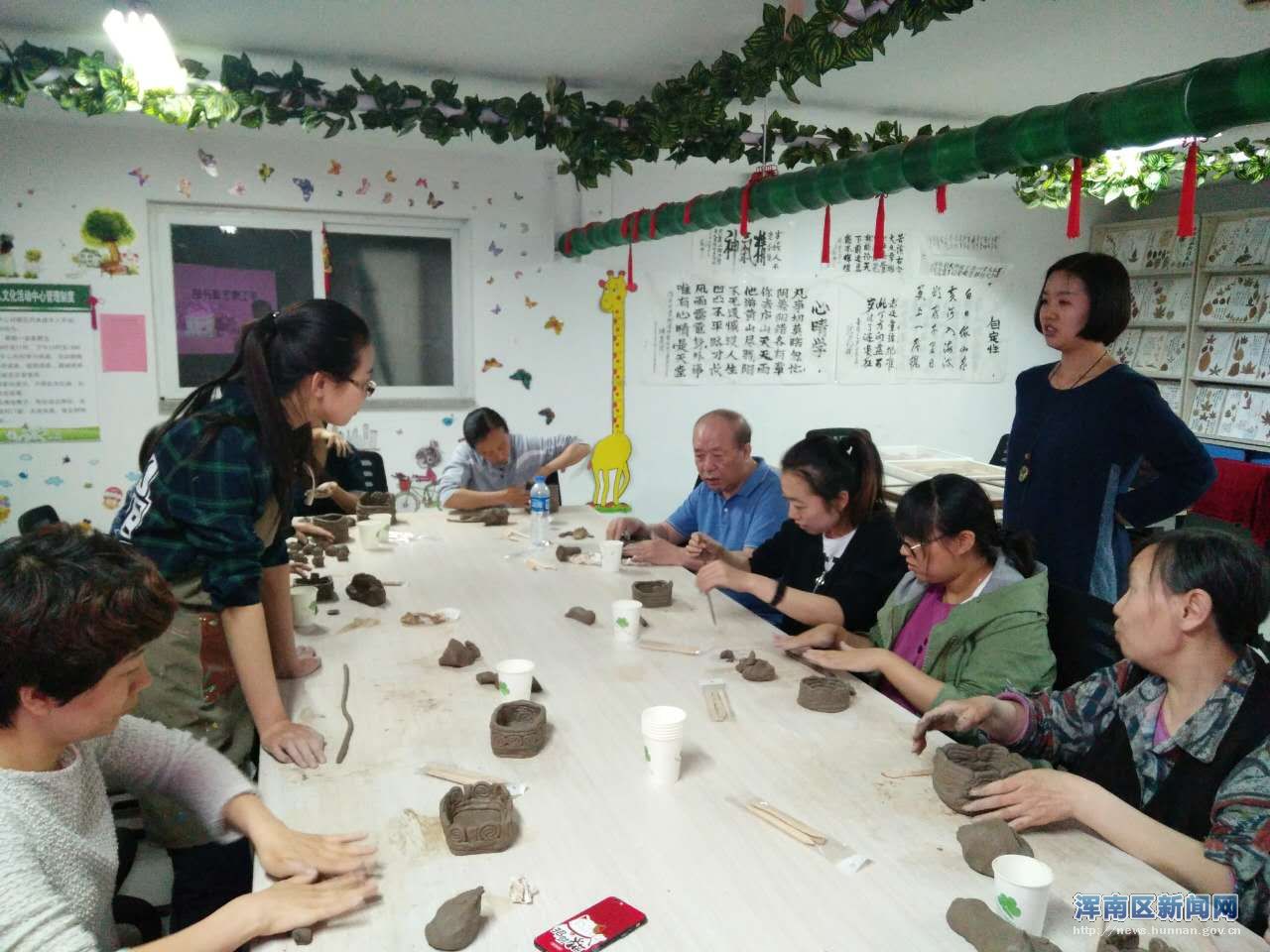 多彩生活 陶乐融融—彩霞社区党建惠民生之陶艺班正式开课