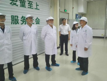 党工委委员、管委会副主任银鹰带队赴中央厨房和学校食堂进行安全检查工作