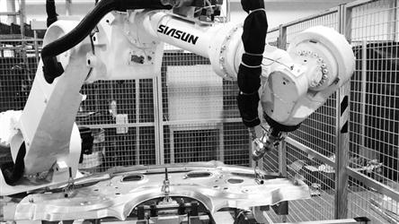 宝马涂胶生产线首次用上国产机器人