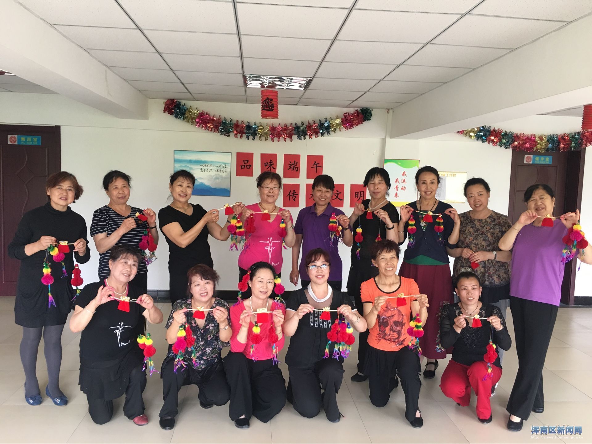 品味端午 传承文明——嘉华社区迎端午编彩绳手工制作活动