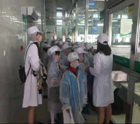 沈阳北师大附属小学百余名学生参观我区中小学中央厨房