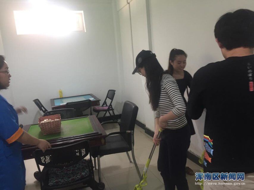 在水一方社区团支部携手沈阳音乐学院团支部共同缔造幸福家园