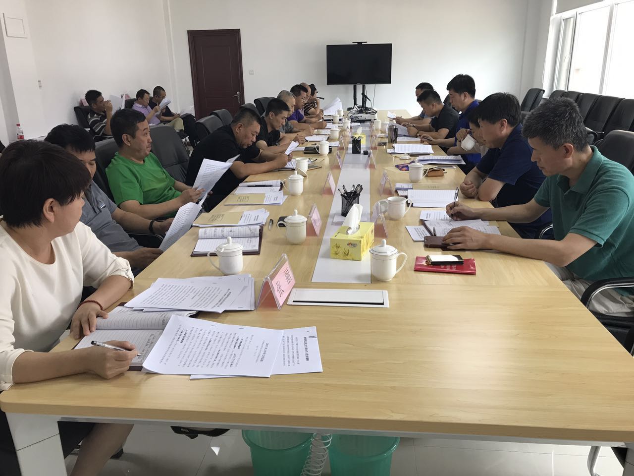 现代农业示范区召开半年工作总结会议