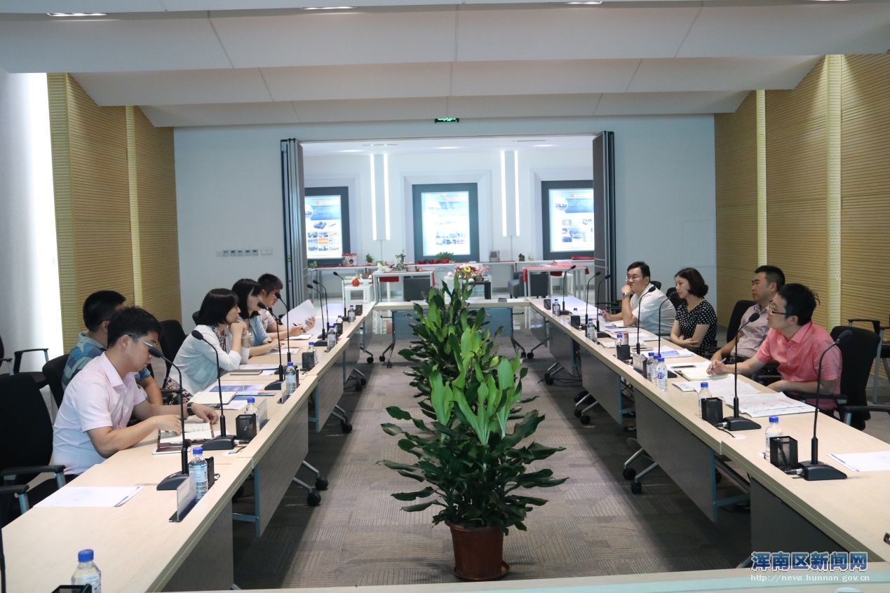 重庆市綦江区领导参观考察电商基地