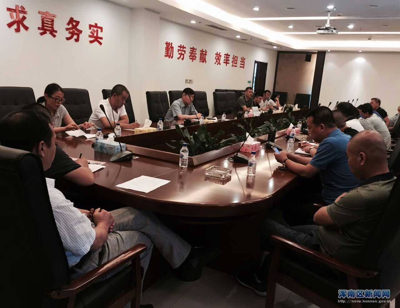 新园组织涉农社区党组织书记进行集体谈话