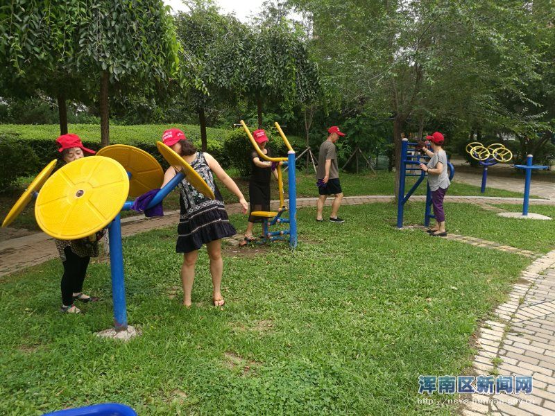 浦江社区党委组织清洁家园党员志愿服务活动