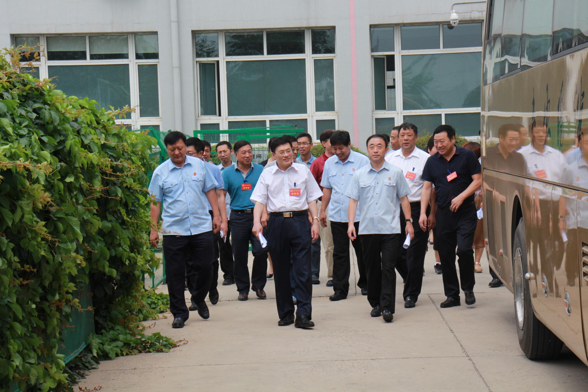 区人大常委会主任白风华到区法院视察指导工作