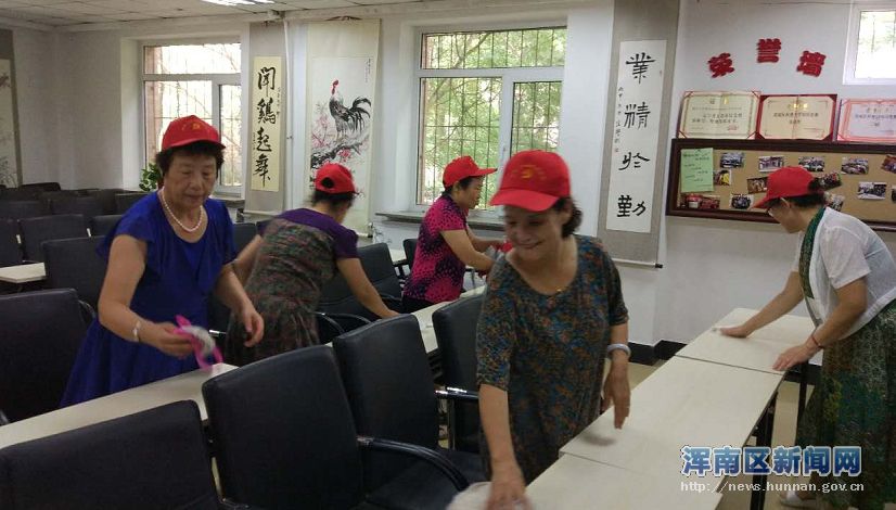 在水一方社区合唱团参加创城百日攻坚行动