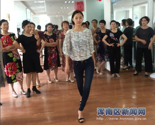 塞纳社区爱心团队,携手缔造“幸福课堂”